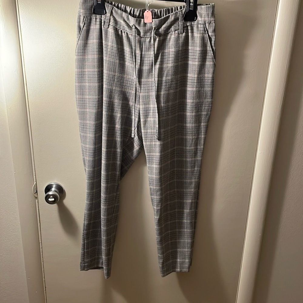 EUC ONE  plaid pants sz.m 11p